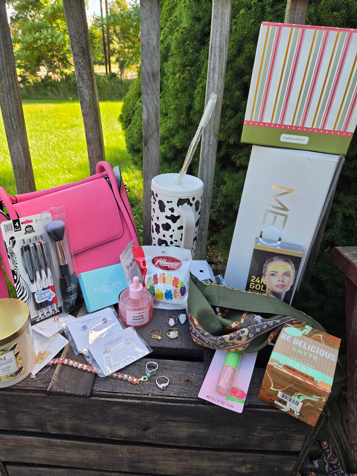 A Deluxe Beauty, decor, designer fashon and vintage Bundle. The best of all worlds without breaking the bank!