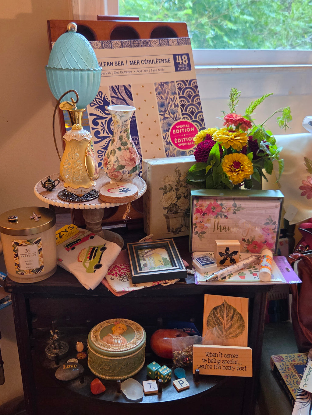 A Deluxe Beauty, decor, designer fashon and vintage Bundle. The best of all worlds without breaking the bank!
