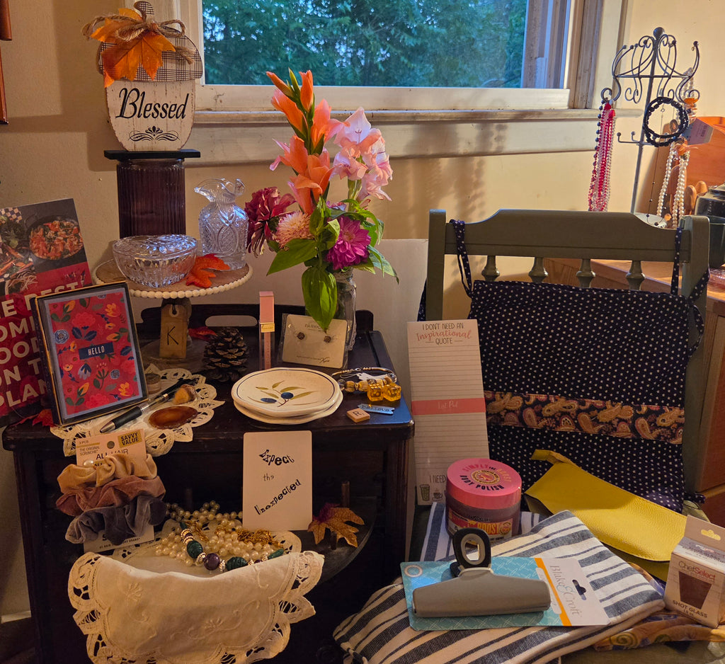 A Deluxe Beauty, decor, designer fashon and vintage Bundle. The best of all worlds without breaking the bank!