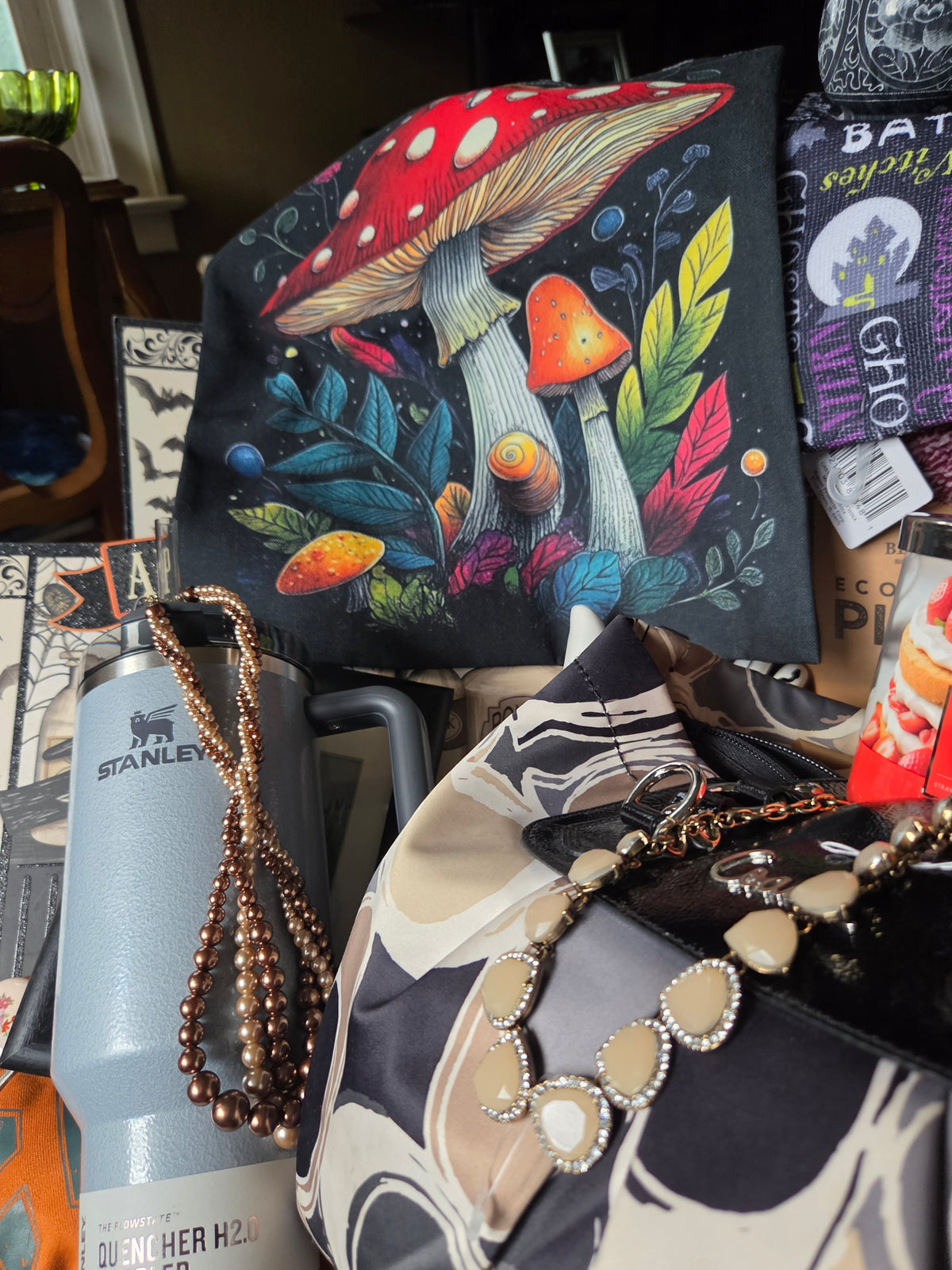 A bougie bundle - The largest bundle for Beauty and fashion, vintage, decor, designer bags, excuse me.. ma'am, I'll take it ALL!