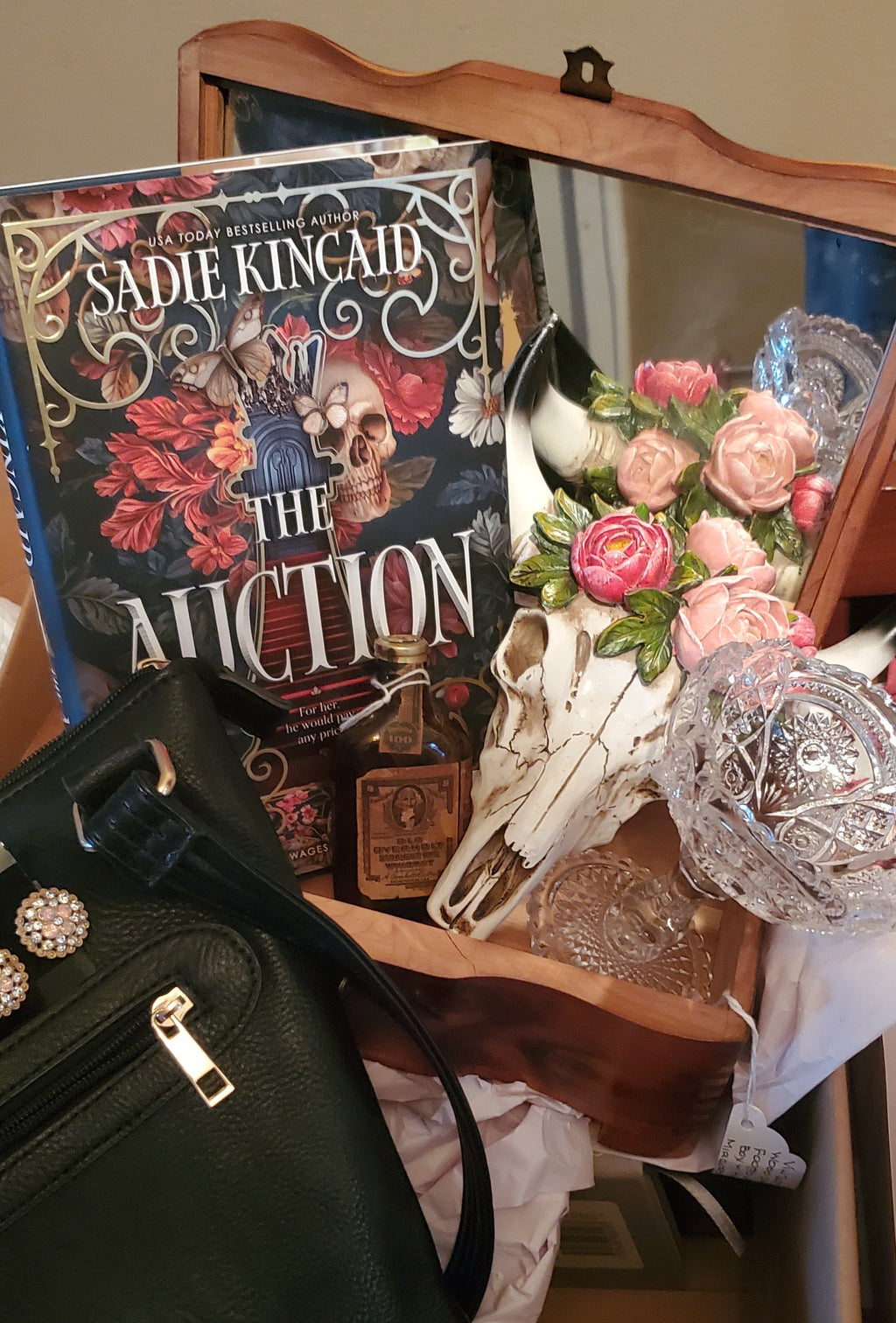 A Deluxe Beauty, decor, designer fashon and vintage Bundle. The best of all worlds without breaking the bank!