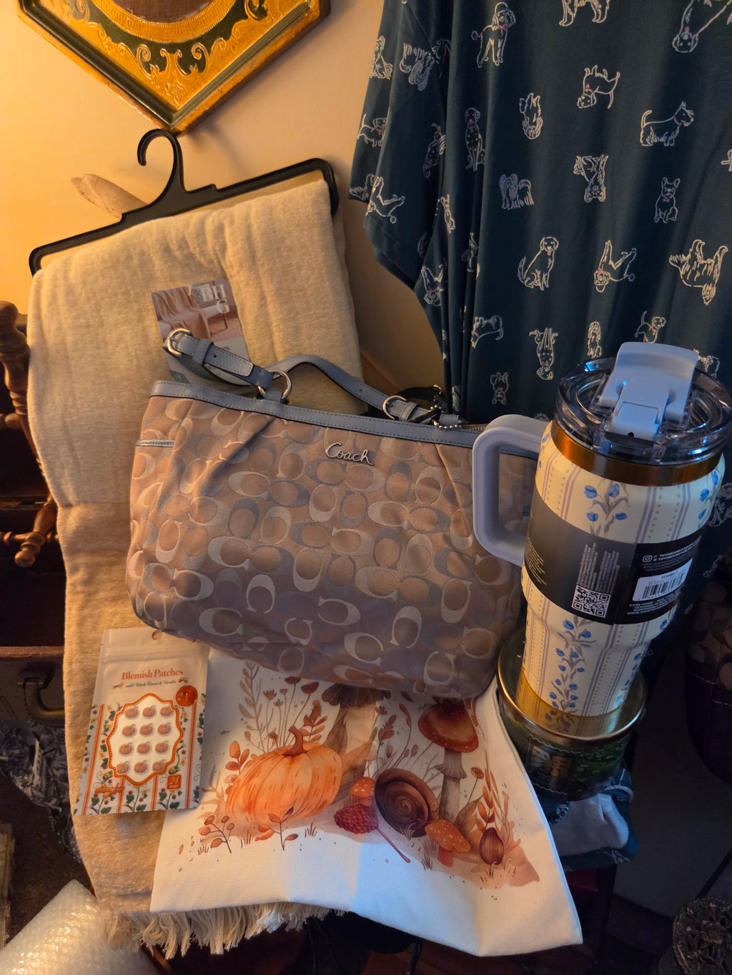 A bougie bundle - The largest bundle for Beauty and fashion, vintage, decor, designer bags, excuse me.. ma'am, I'll take it ALL!